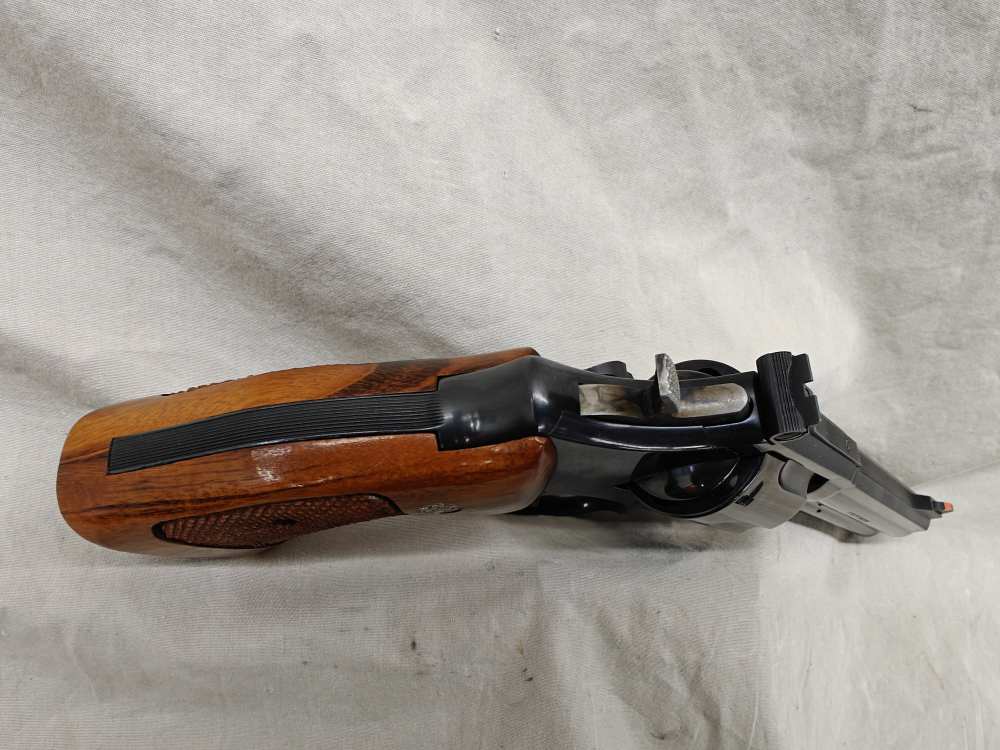 Smith and Wesson 586-2 EXCELLENT-img-8