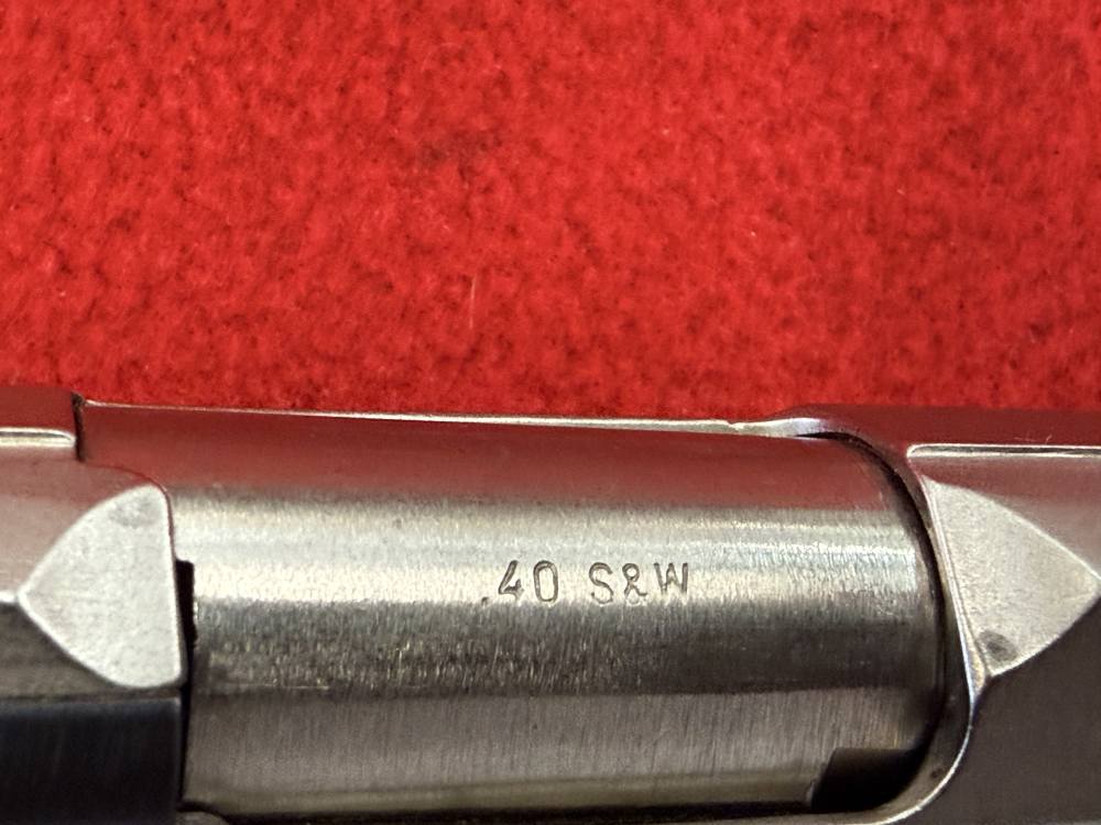 Astra A-100 .40 S&W with one Magazine-img-12