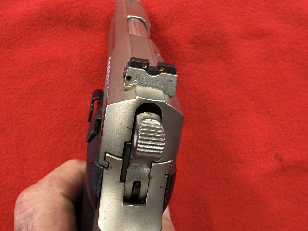 Astra A-100 .40 S&W with one Magazine-img-10