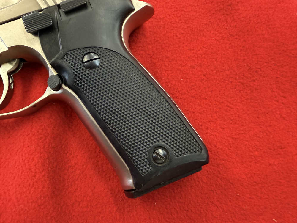 Astra A-100 .40 S&W with one Magazine-img-5