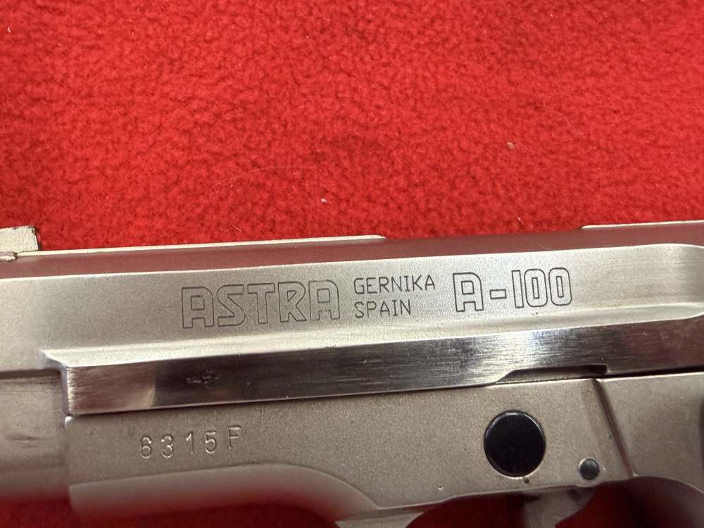 Astra A-100 .40 S&W with one Magazine-img-3