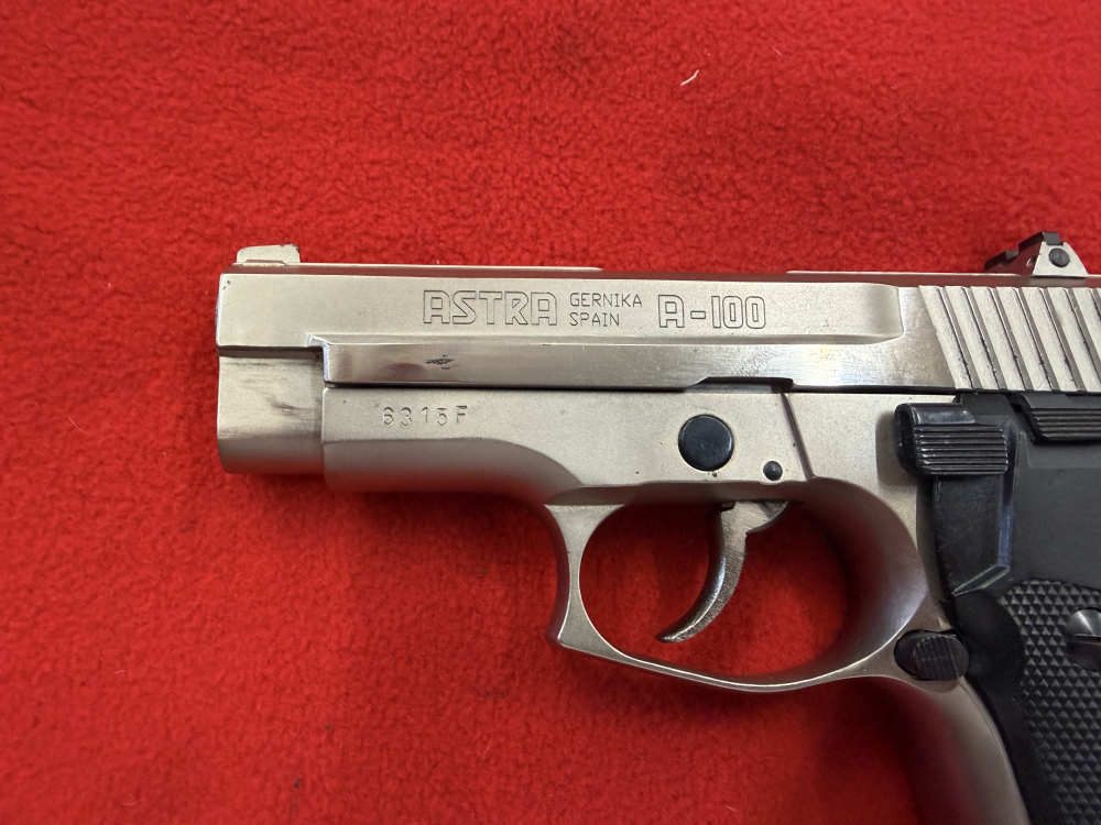 Astra A-100 .40 S&W with one Magazine-img-7