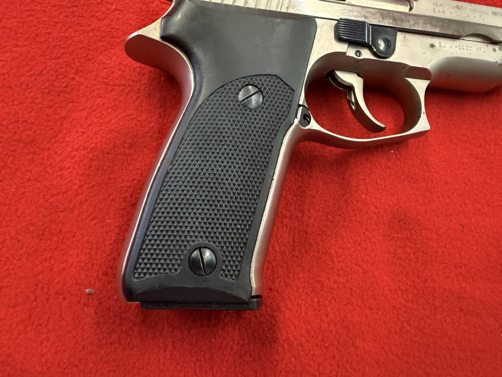 Astra A-100 .40 S&W with one Magazine-img-9