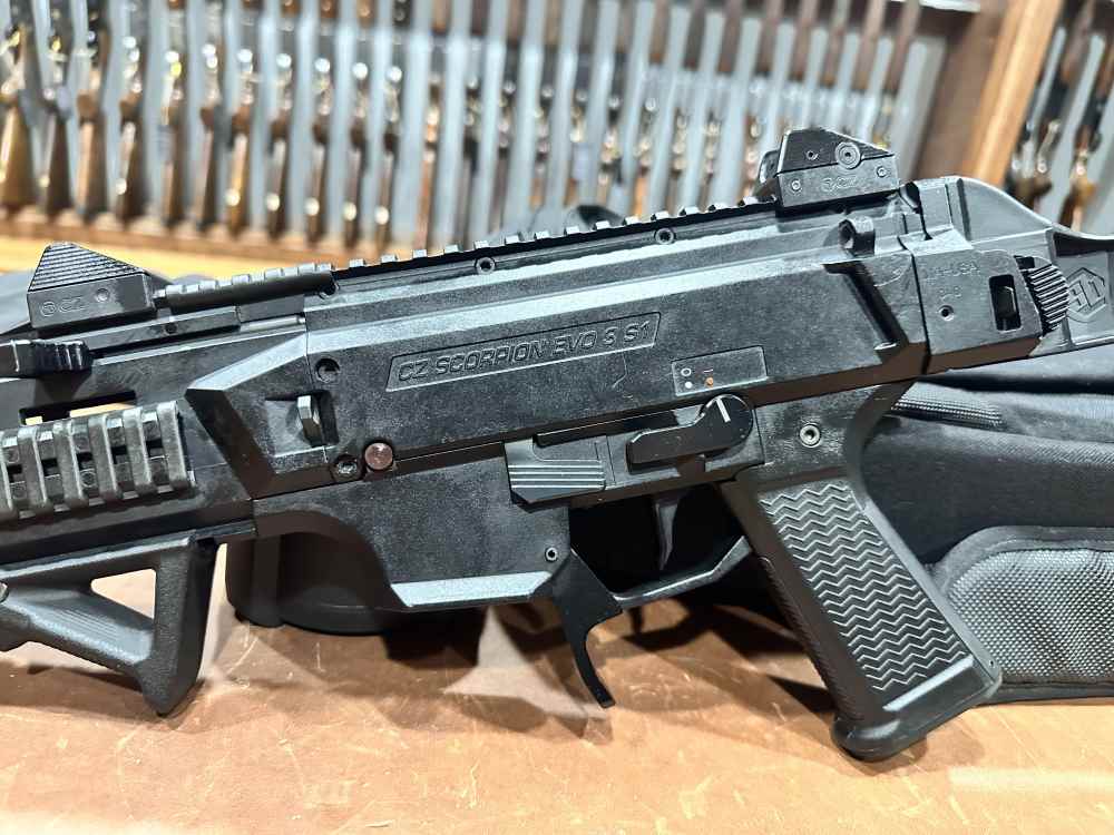 CZ Scorpion EVO 3 S1 9mm  Suppressor Adapter + 10 MAGS + Drum  (NO RESERVE)-img-2