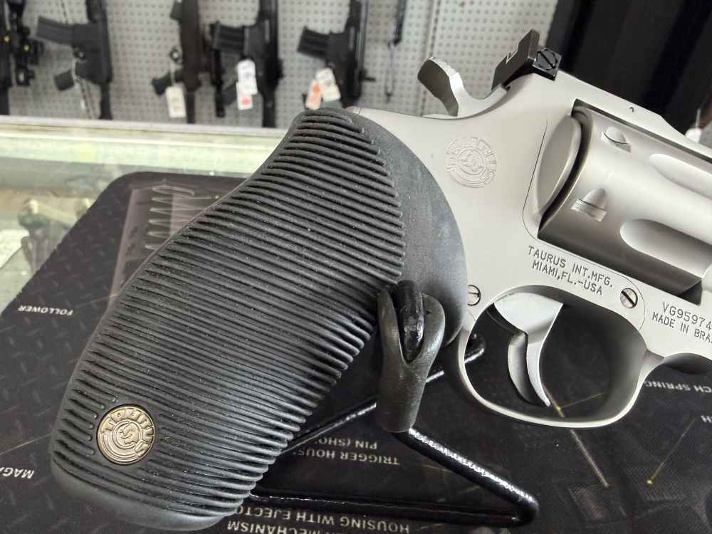 Taurus Tracker 922 22lr Stainless 7 Shot Revolver FREE LAYAWAY -img-9