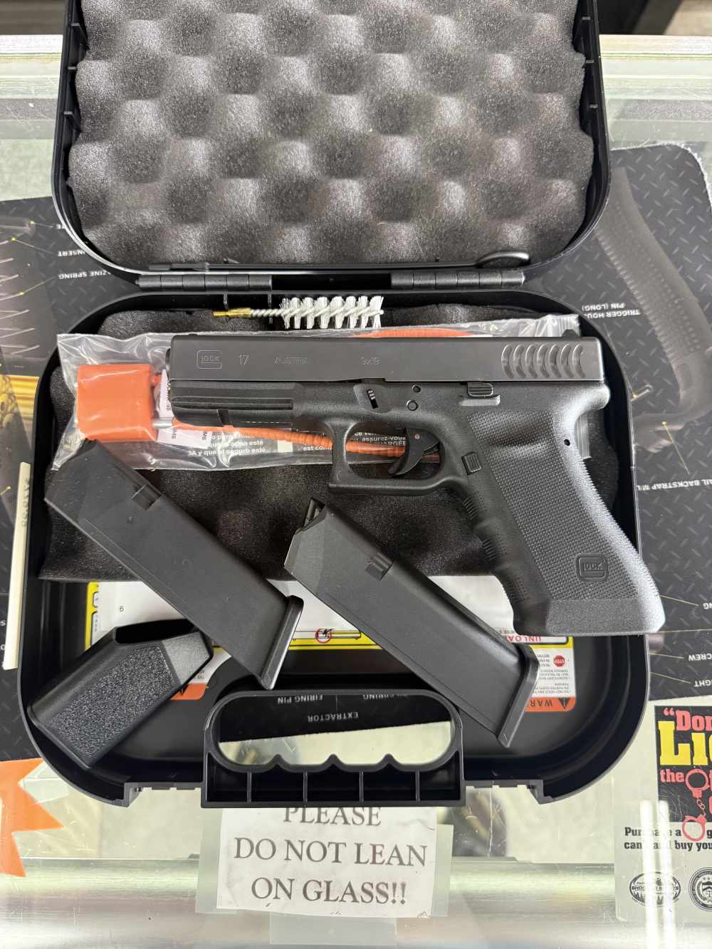 Like New Glock 17RTF2 9mm with 2 mags and Case FREE LAYAWAY -img-0