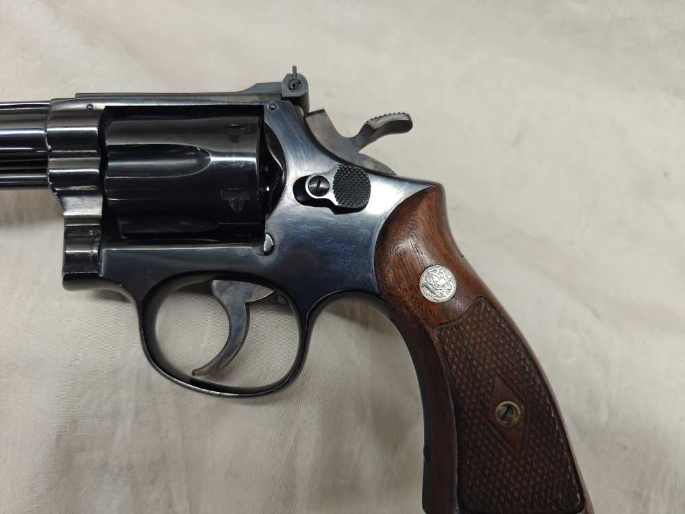 Smith and Wesson Model 17 K-22 Masterpiece with Box LIKE NEW-img-5