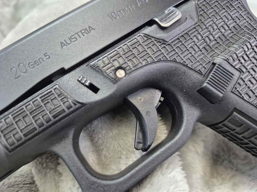 Glock Model 20 Gen 5 10mm Optics Ready Trijicon HD – EXCELLENT! -img-13
