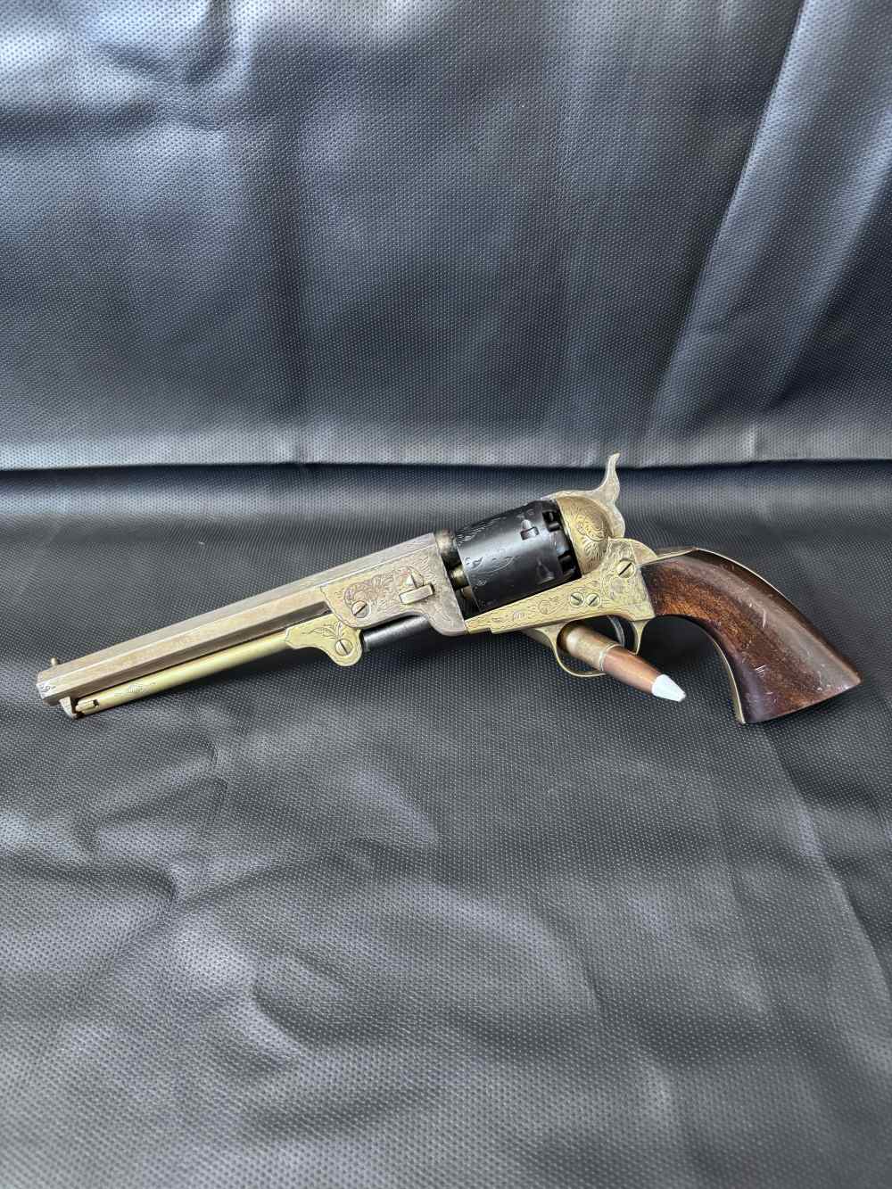 Engraved Italian .36 cal Black powder 1851 replica -img-1