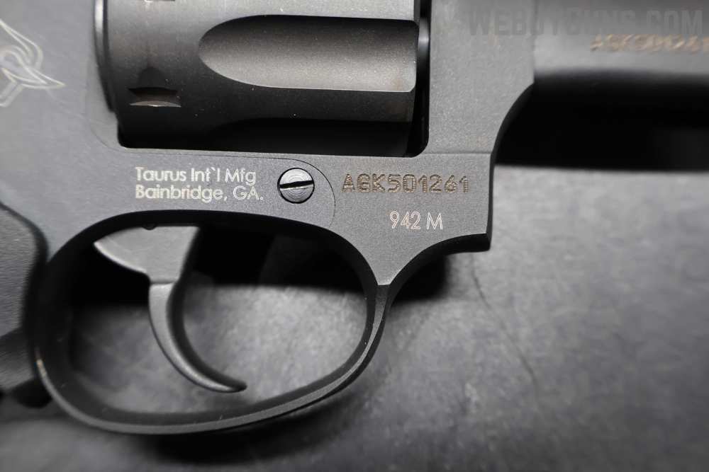 Taurus 942M Revolver .22 WMR-img-16