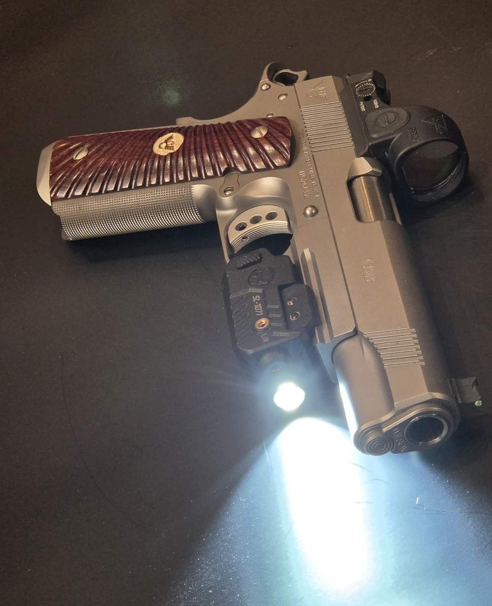 Wilson Combat CQB  .45 ACP PLUS LOTS OF EXTRAS-img-17
