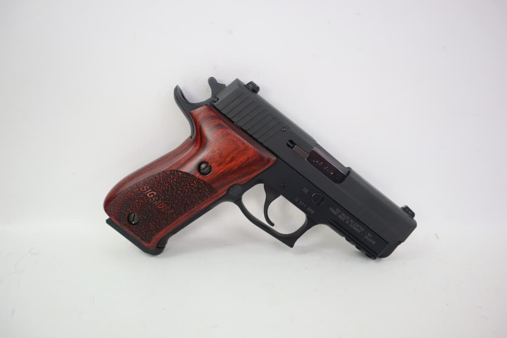 Rare Very Nice  Sig Sauer P220 Elite Carry .45 ACP Pistol W/ Box 3.9" BBL -img-7