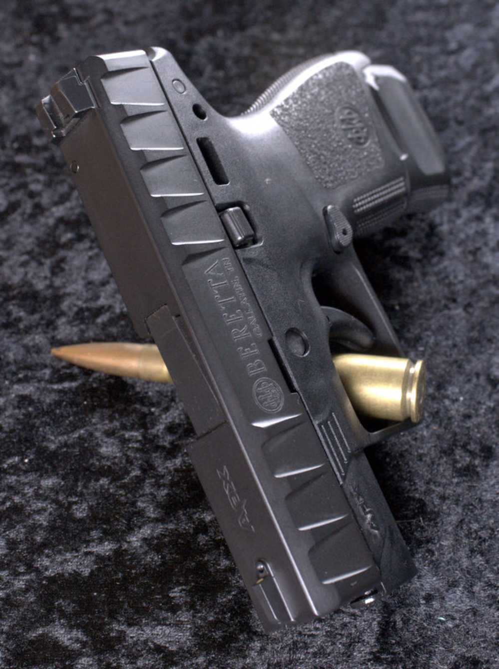 PENNY AUCTION!! Wonderful Beretta APX in 9mm-img-1