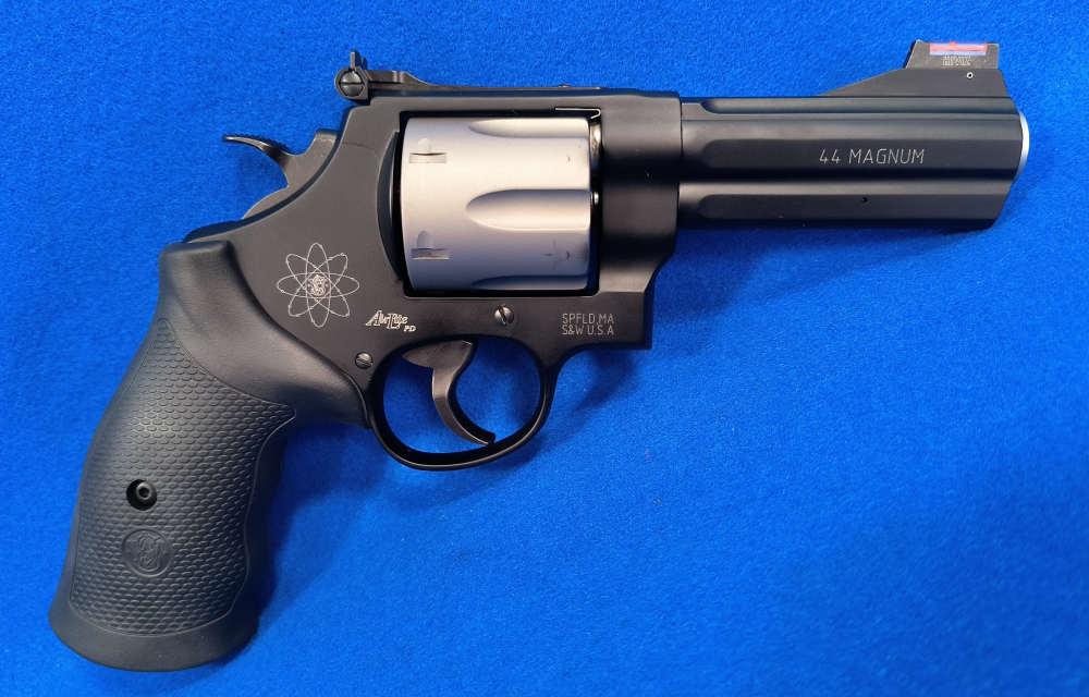Smith & Wesson 329PD 44 Mag-img-1