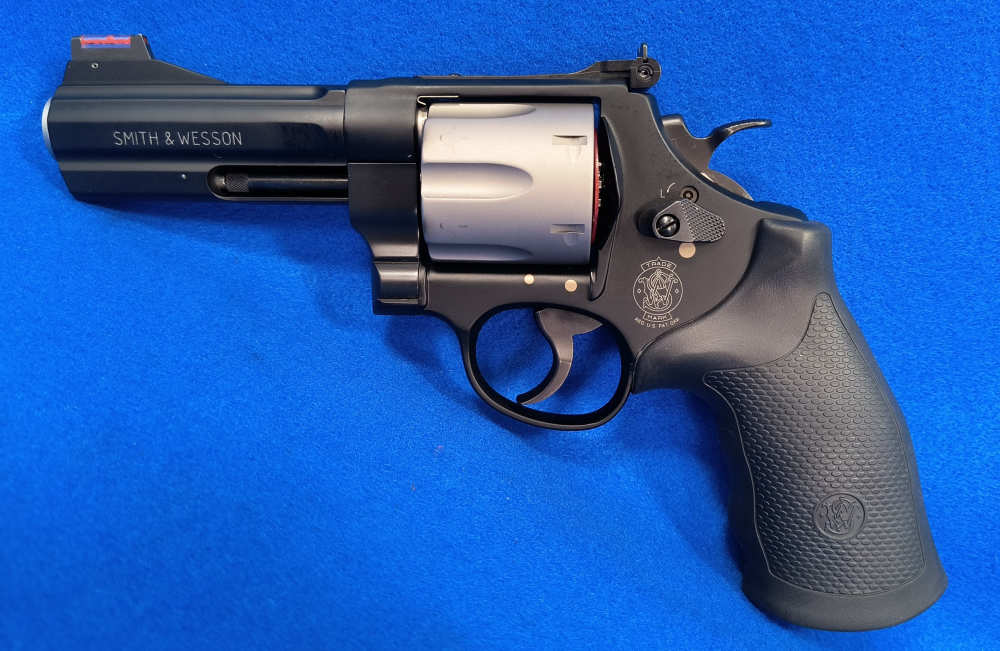 Smith & Wesson 329PD 44 Mag-img-5