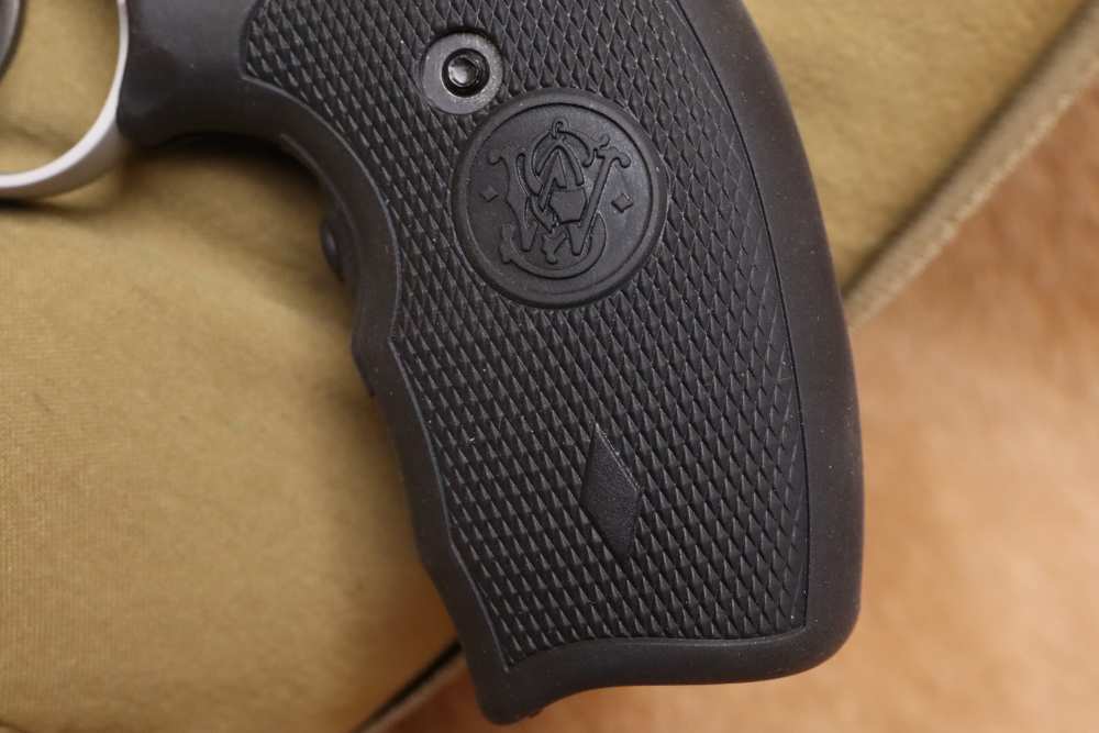 Smith & Wesson S&W 642-1 Airweight .38SPL 1.9" Stainless Revolver w/ Laser-img-8
