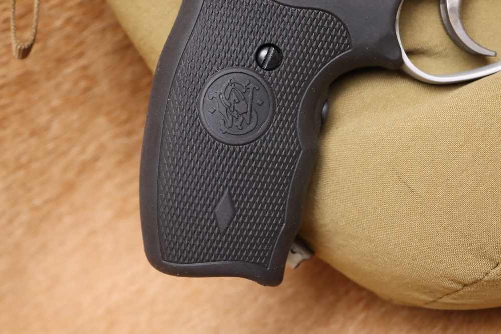 Smith & Wesson S&W 642-1 Airweight .38SPL 1.9" Stainless Revolver w/ Laser-img-2