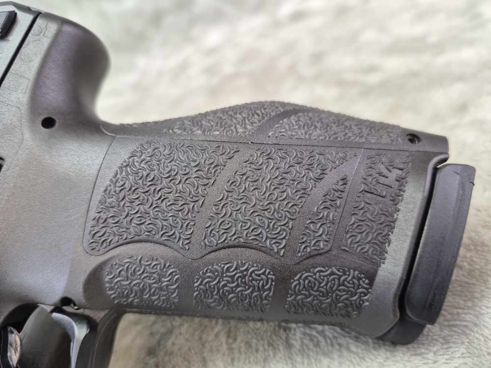 HK VP9X A1 9mm Pistol 4.09" 20rd with Holosun - EXCELLENT! -img-4