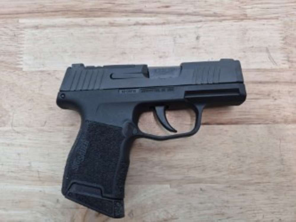 NEW IN BOX  SIG P365 9mm, two 10-round magazines-img-1