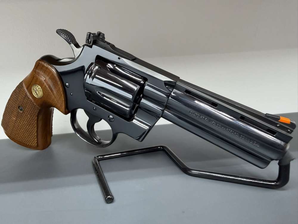 COLT PYTHON AMAZING BRIGHT BLUED*MANUFACTURED 1974* 4"INCH COLLECTOR*WOW-img-3