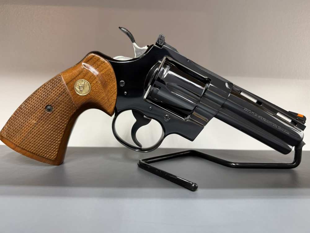COLT PYTHON AMAZING BRIGHT BLUED*MANUFACTURED 1974* 4"INCH COLLECTOR*WOW-img-9