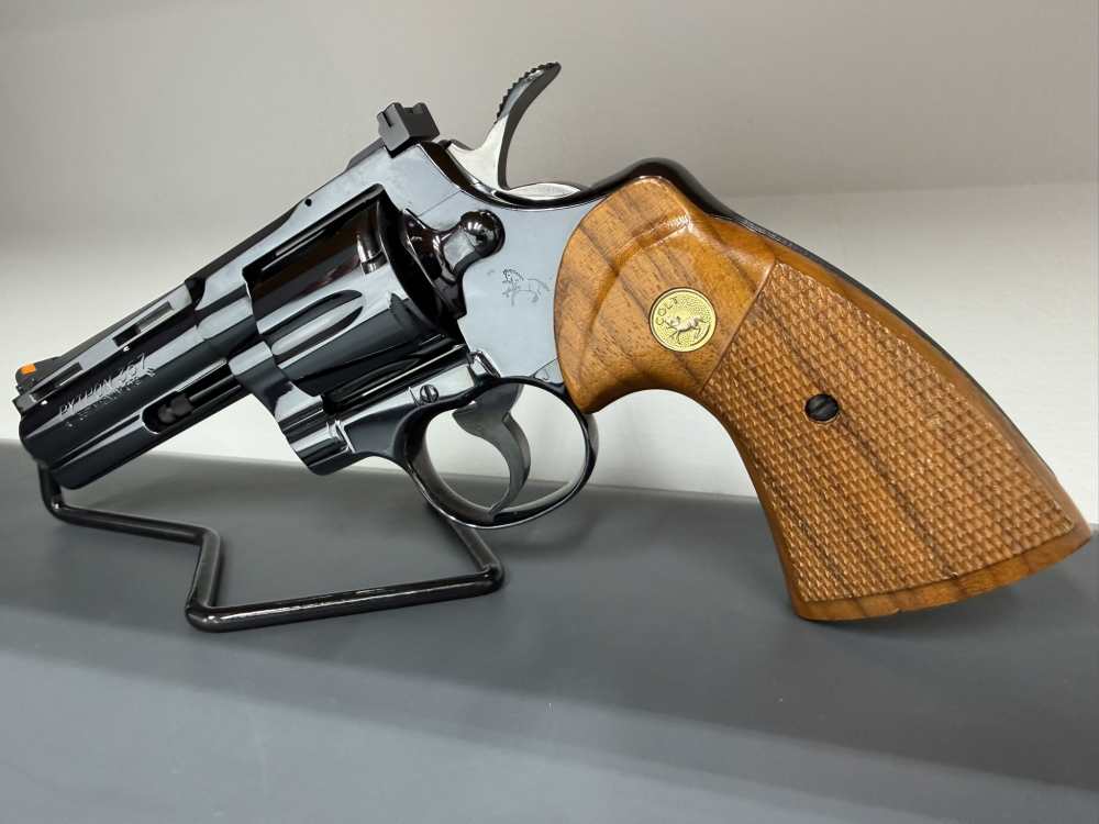 COLT PYTHON AMAZING BRIGHT BLUED*MANUFACTURED 1974* 4"INCH COLLECTOR*WOW-img-4