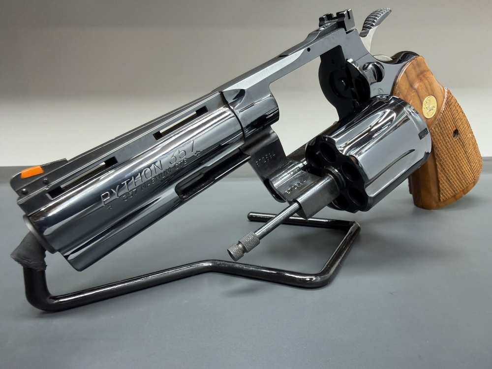 COLT PYTHON AMAZING BRIGHT BLUED*MANUFACTURED 1974* 4"INCH COLLECTOR*WOW-img-18