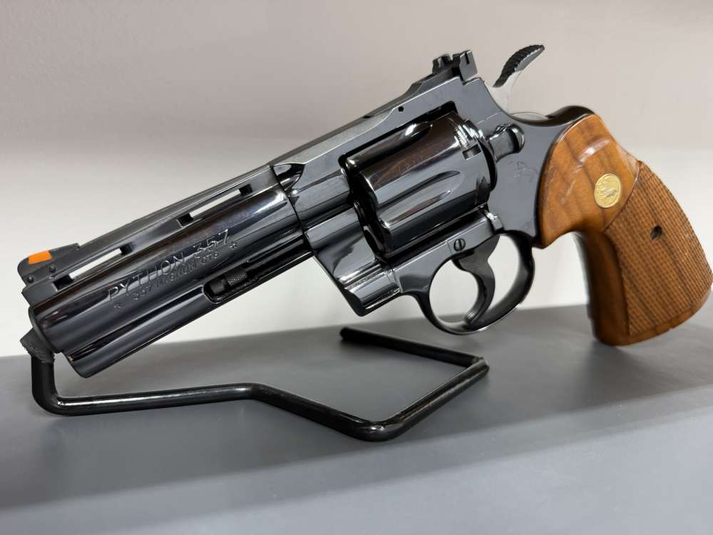 COLT PYTHON AMAZING BRIGHT BLUED*MANUFACTURED 1974* 4"INCH COLLECTOR*WOW-img-2