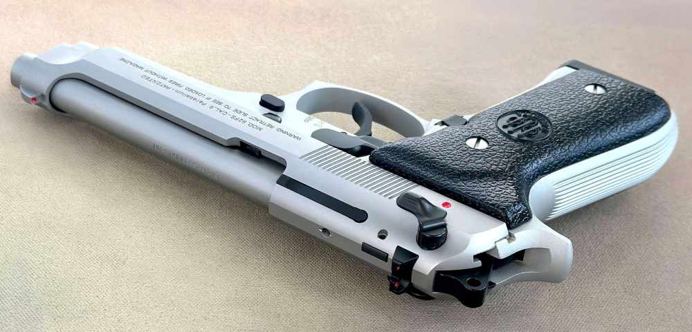 Beretta 92FS INOX 9mm Pistol, JS92F520M Italy, (5) 15rd Mags, LOK Grips-img-13