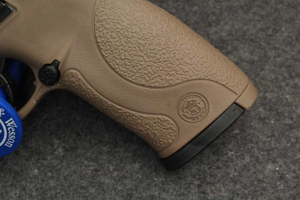 Smith & Wesson M&P22 Compact NIB-img-3