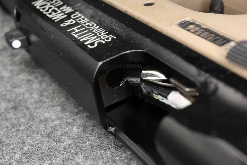 Smith & Wesson M&P22 Compact NIB-img-12