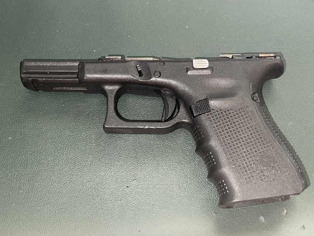 Glock 23 Gen 4 40sw COMPLETE Factory Frame - G23 G19 Gen4-img-0