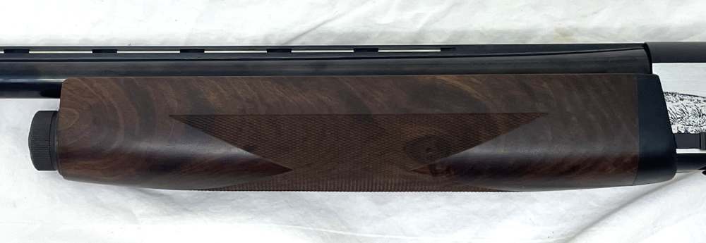 Japanese-made SKB Model 1900 12 Gauge semi-automatic shotgun (VM318)-img-9