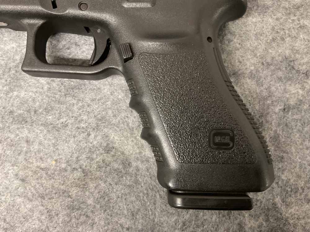 Glock G21 Gen 3 with case, 3 13 rd mags and We The People IWB Holster-img-6