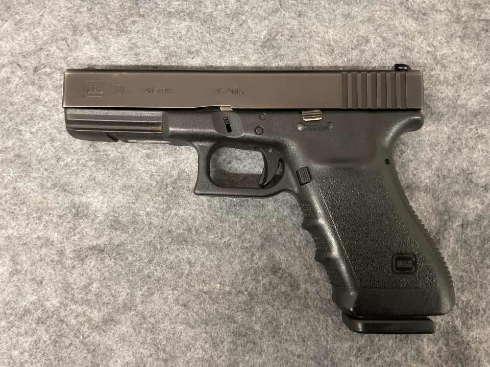 Glock G21 Gen 3 with case, 3 13 rd mags and We The People IWB Holster-img-5