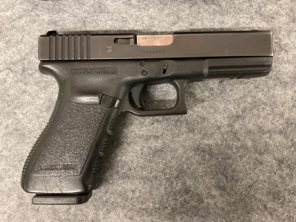 Glock G21 Gen 3 with case, 3 13 rd mags and We The People IWB Holster-img-1