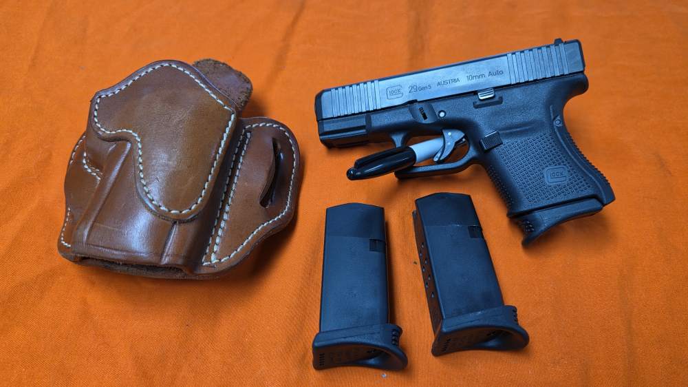 Glock 29 Gen 5, 10mm, 3 mags, leather holster-img-0