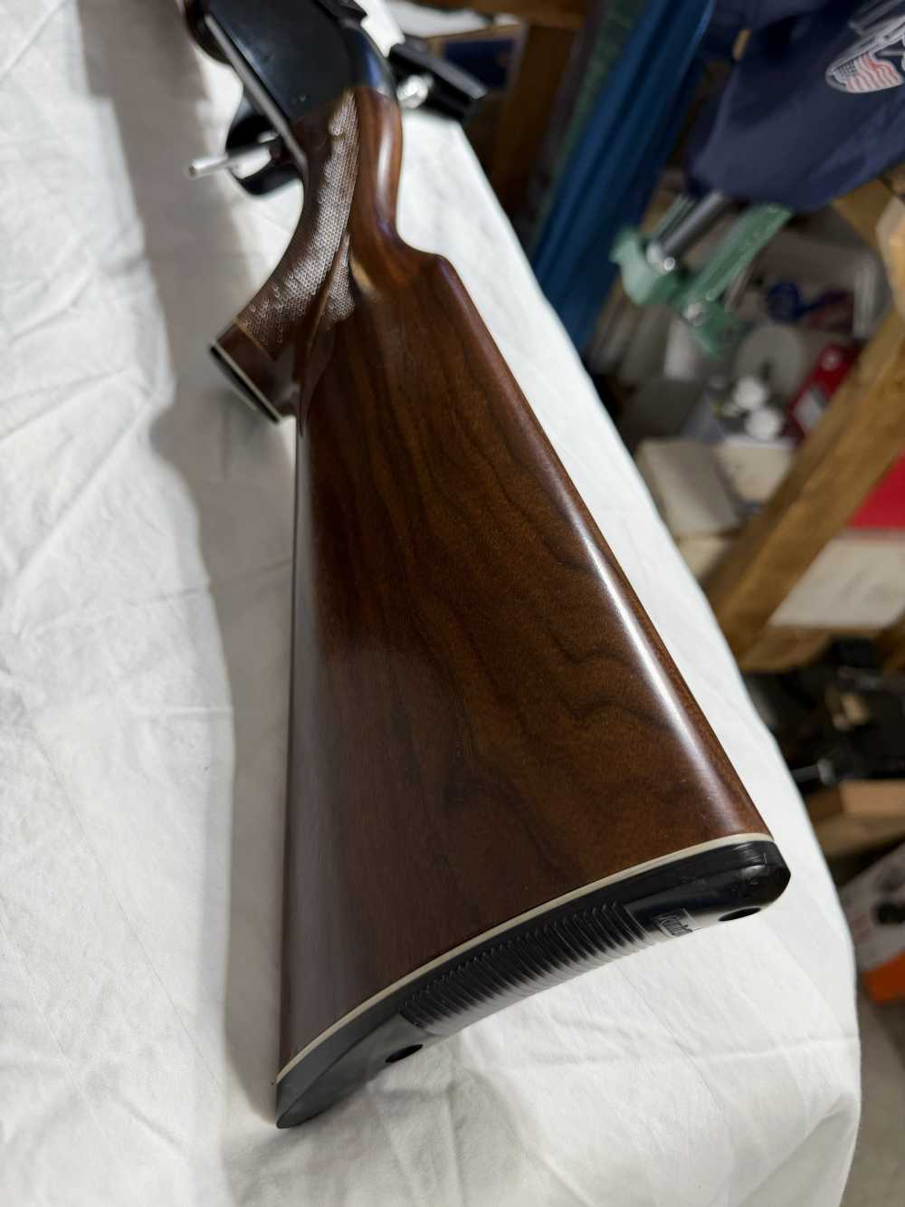 VERY CLEAN and ALMOST NEW Remington Model 1100. Early 70's manufactured.-img-4