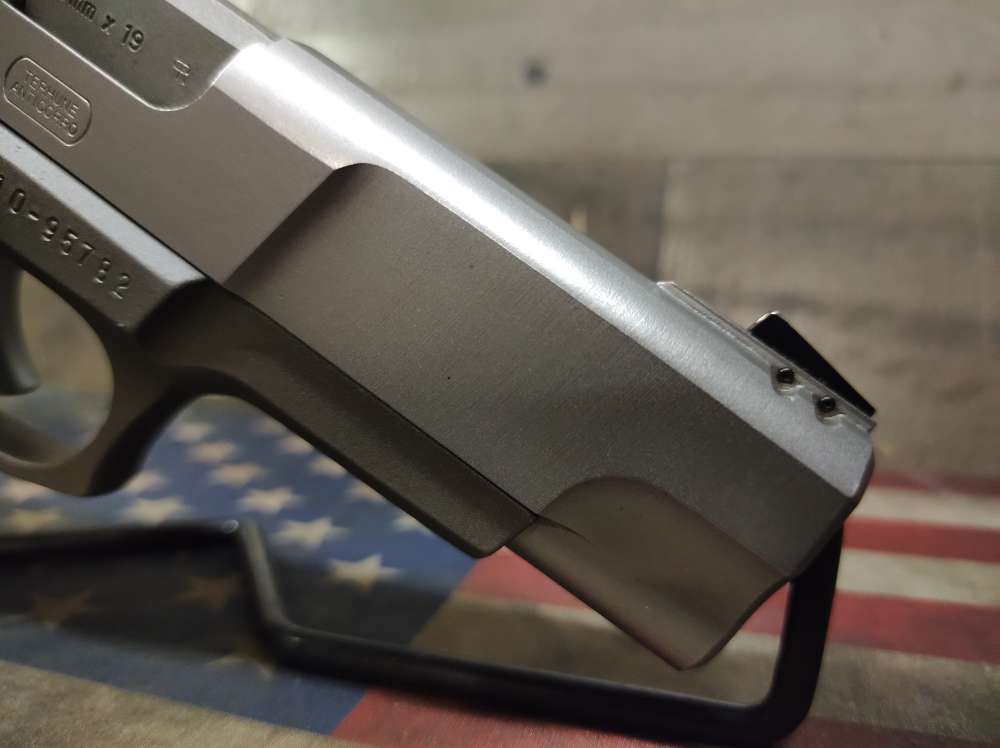 LOOK! EXCELLENT COND RUGER P-89 9mm w/15 Rnd Mag Mfg1997 PENNY NR-img-9
