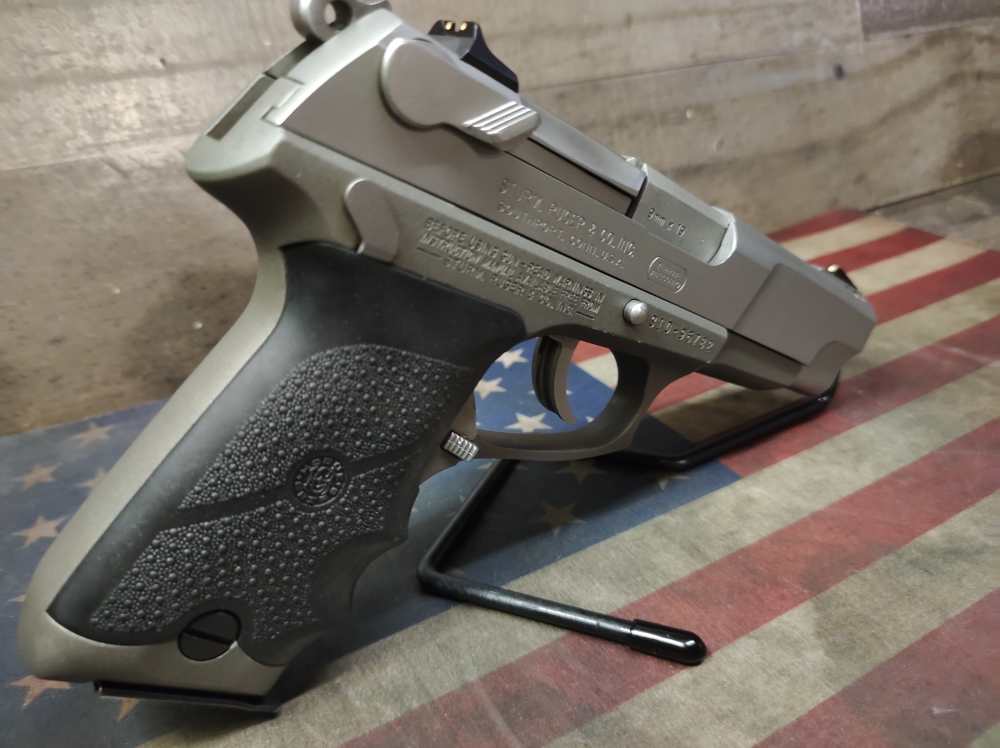 LOOK! EXCELLENT COND RUGER P-89 9mm w/15 Rnd Mag Mfg1997 PENNY NR-img-4