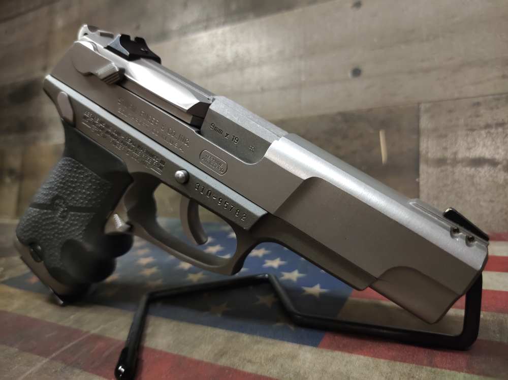 LOOK! EXCELLENT COND RUGER P-89 9mm w/15 Rnd Mag Mfg1997 PENNY NR-img-5