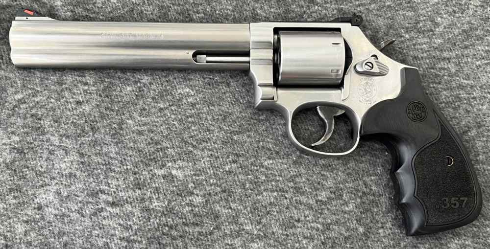 Smith and Wesson Model 686-6 Plus 7 Shot Revolver - 357 Magnum - Wood Grips-img-1
