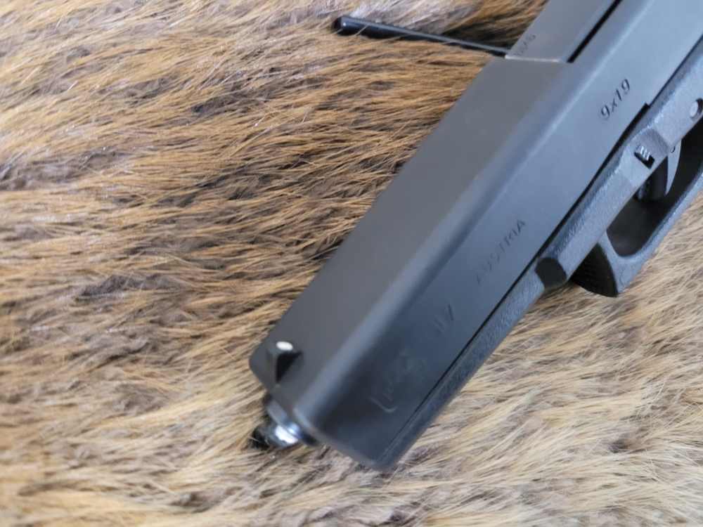 Used Glock 17 Gen 2 9mm Very Good Condition-img-16