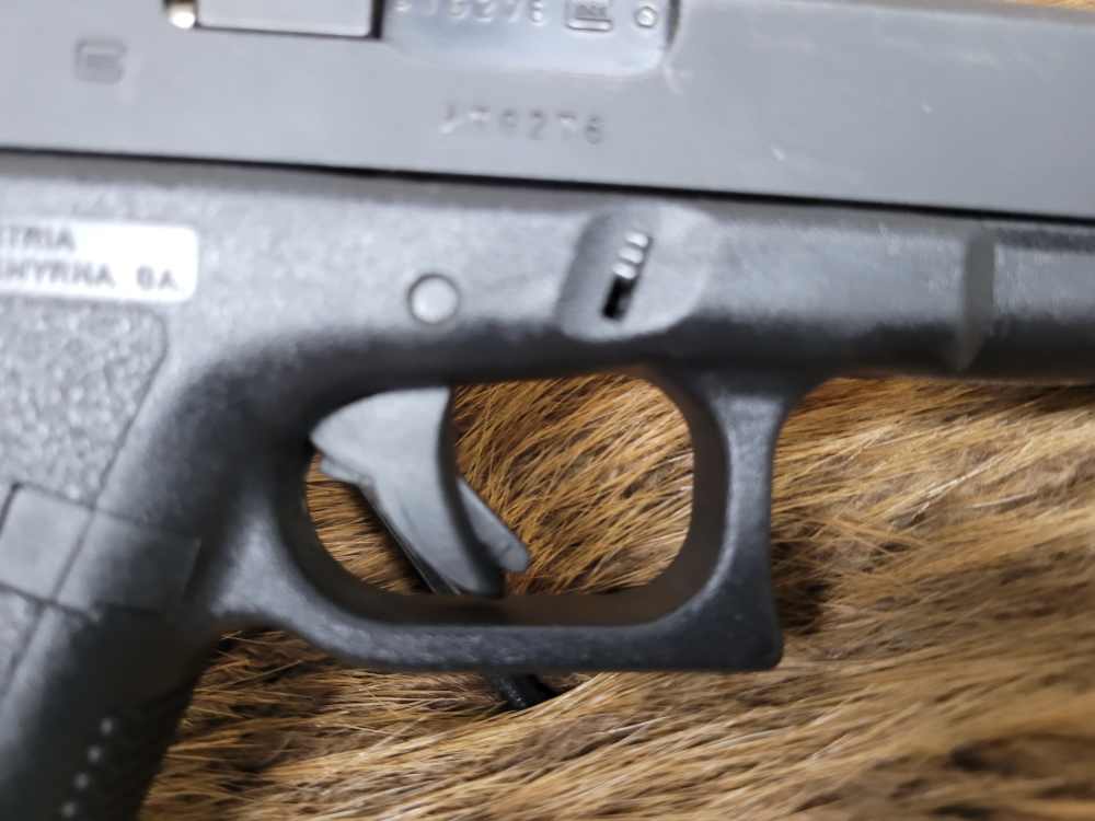 Used Glock 17 Gen 2 9mm Very Good Condition-img-40