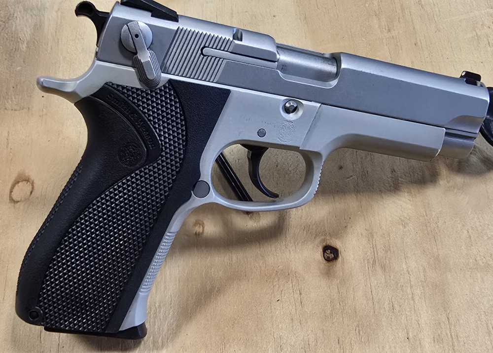 Smith & Wesson 4003 .40 S&W 4" Stainless 108512-img-1