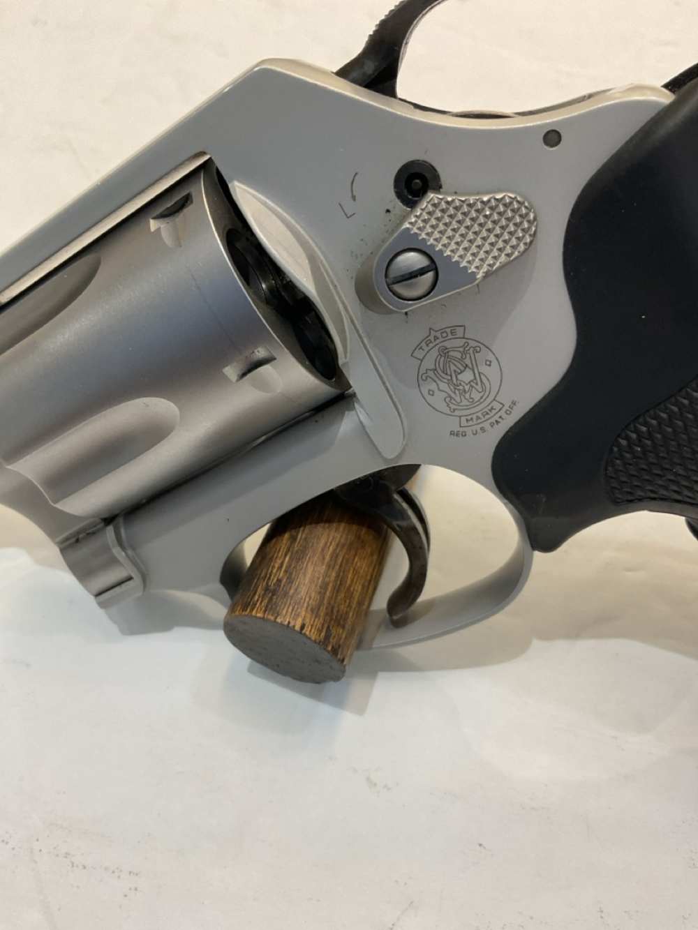 Smith & Wesson 637-2 D.A. Revolver - .38Spcl, 2" Barrel, Crimson Grip Laser-img-2