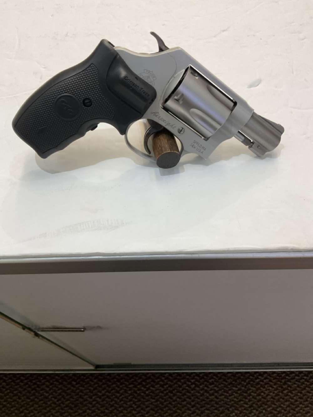 Smith & Wesson 637-2 D.A. Revolver - .38Spcl, 2" Barrel, Crimson Grip Laser-img-4