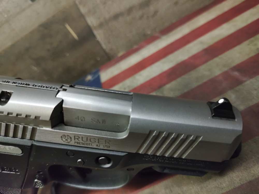 LOOK! GREAT COND RUGER SR-40C 40S&W w/9 Rnd Mag STAINLESS PENNY-img-26