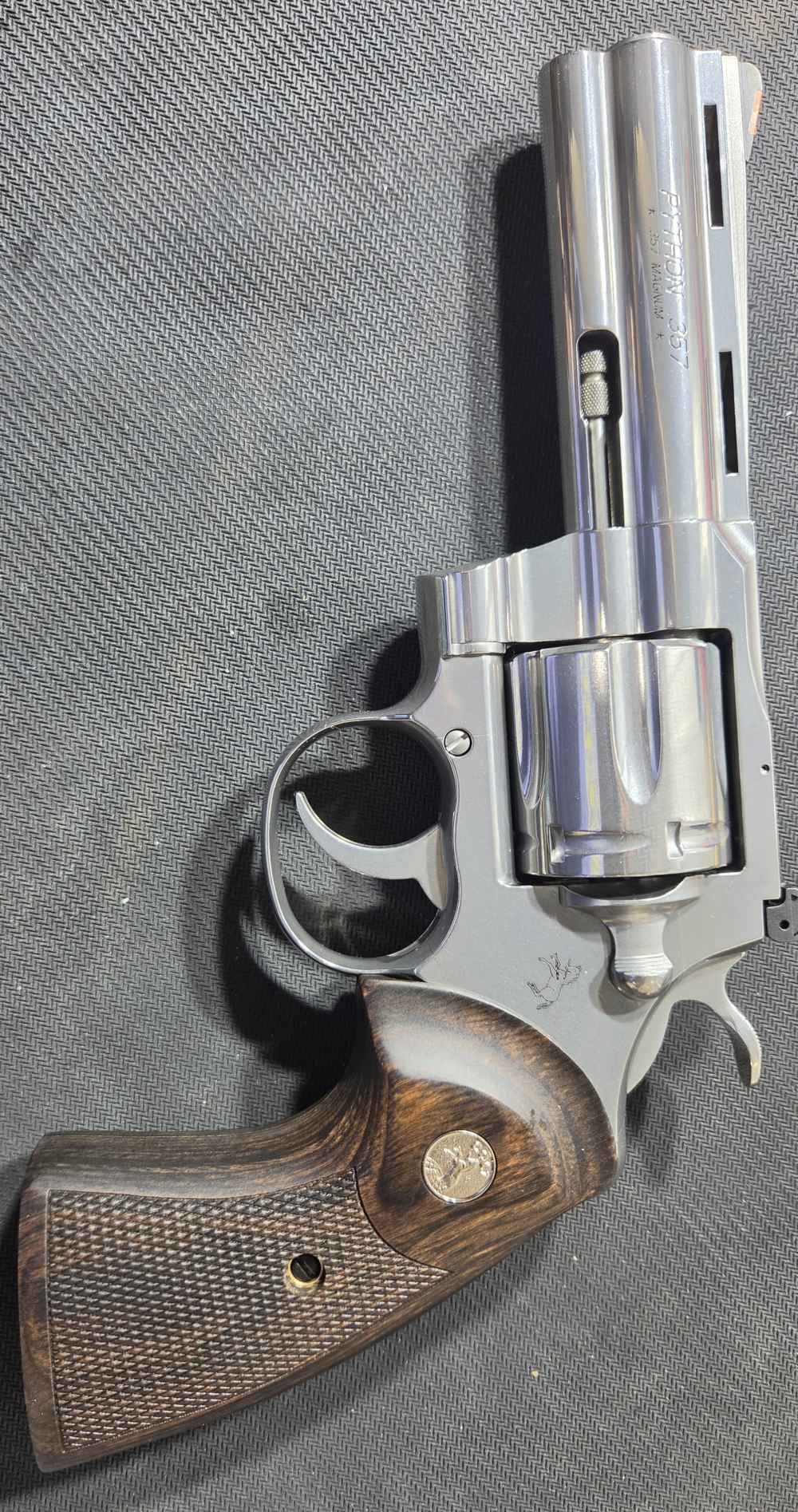 Modern Colt Python 4.25" .357magNIB-img-8