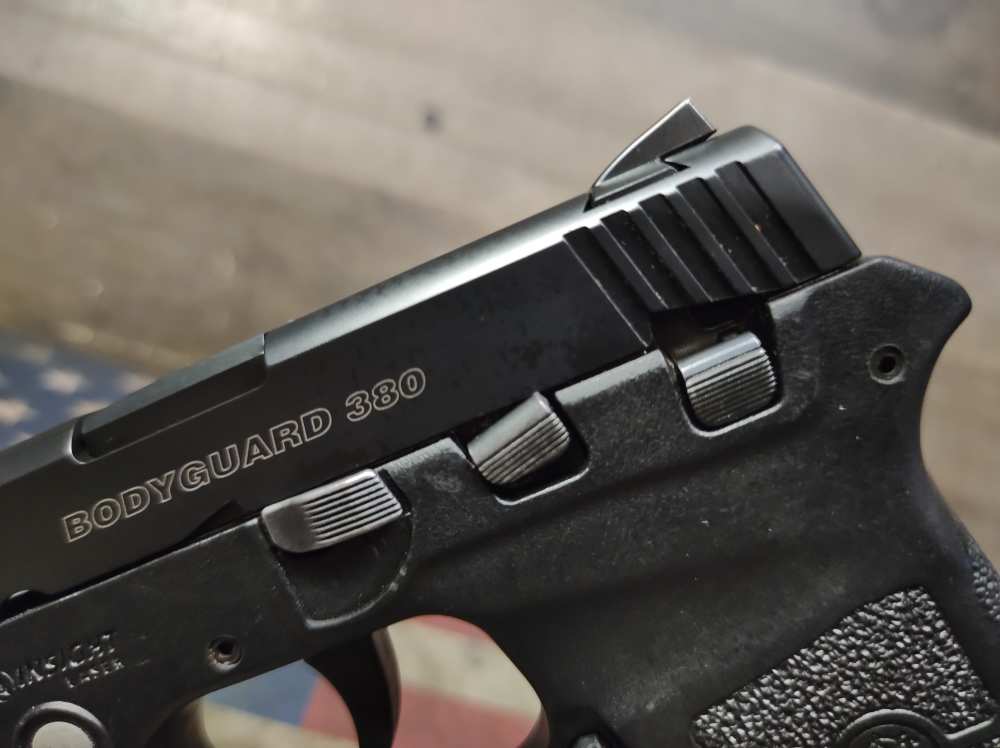 LOOK! GOOD COND. SMITH & WESSON Bodyguard w/10 Rnd Mag .380Acp PENNY! READ!-img-11